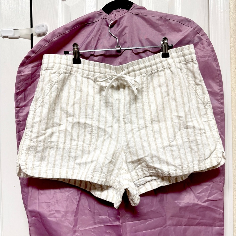 J. Crew White and Gray Striped Linen/Cotton Blend Shorts